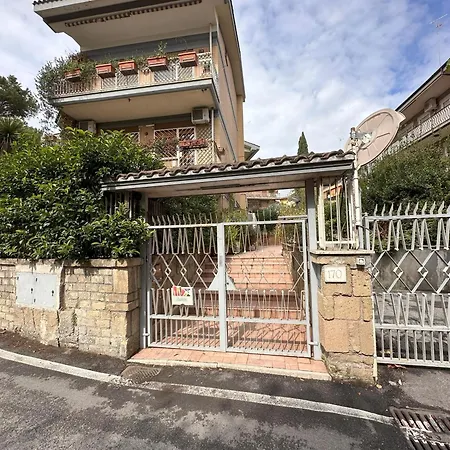 Appartement Ampio Su Due Piani Immerso Nel *