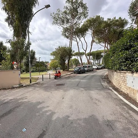 Ampio Su Due Piani Immerso Nel Appartement Rome