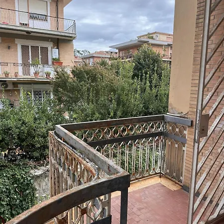 Ampio Su Due Piani Immerso Nel *